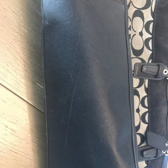 Authentic Signature Coach Tote Purse - Picture 7 of 8